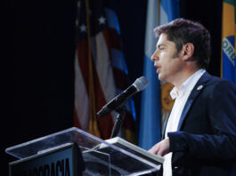 Kicillof participó de un homenaje internacional a Pepe Mujica