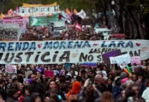 “Marcha en Buenos Aires por justicia tras el triple femicidio en Florencio Varela”