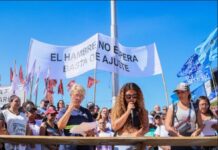 Se habilitó la feria para tratar un reclamo contra Capital Humano