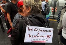 Protesta en PAMI y polémica por dichos de Lugones