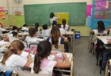 Provincia ofreció un aumento del 7% a los docentes