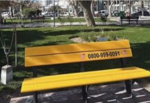 Morón instalará bancos amarillos para promover la prevención del suicidio